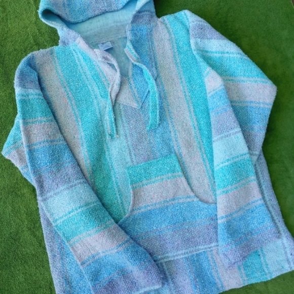 Other - MEXICO BEACH BLANKET HOODIE MEDIUM